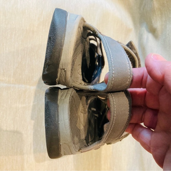 KEEN Sz 7 Rose Suede Vibram Sole Hook & Loop Closure Hiking Walking Sandals - Picture 9 of 11